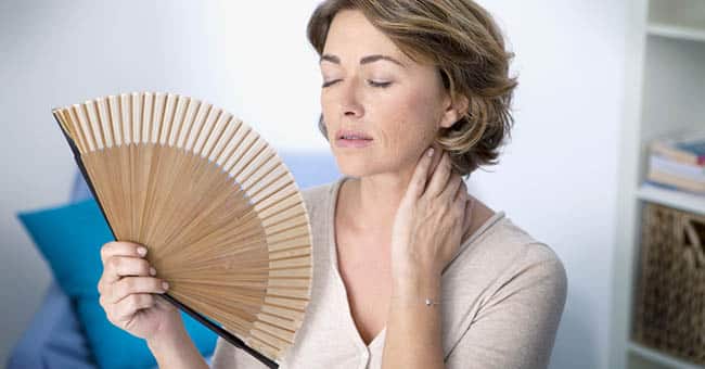 I 10 sintomi della menopausa: scopri come riconoscerla attraverso i segnali del tuo corpo