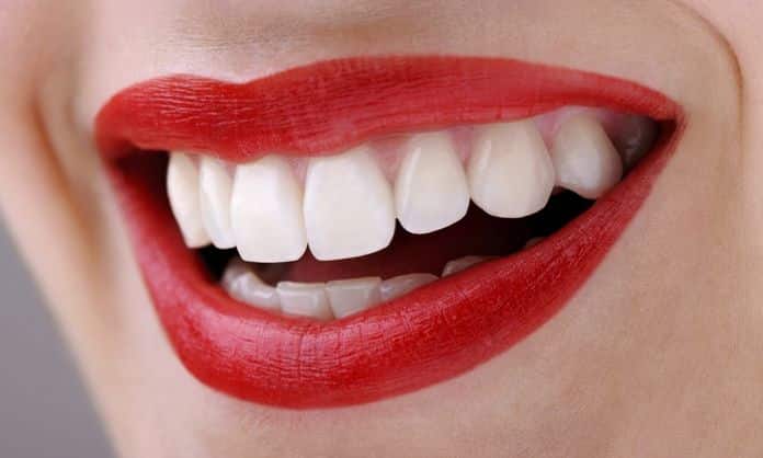 striscette sbiancanti denti funzionano
