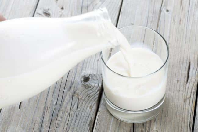 Latte scaduto: 9 idee per usarlo!