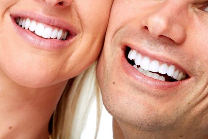 metodi per sbiancare i denti più sicuri