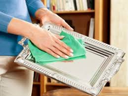 cosa pulire con il latte scaduto