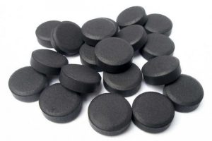 carbone vegetale per pancia gonfia